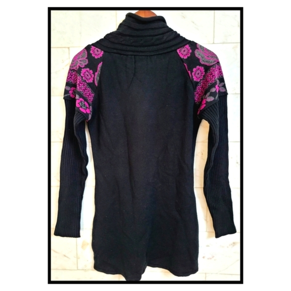 Turtle Neck Winter Wear - Picture 3 of 6